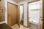 Rekonstrukce malé koupelny, chodby a WC s ohledem na prostor a detail 