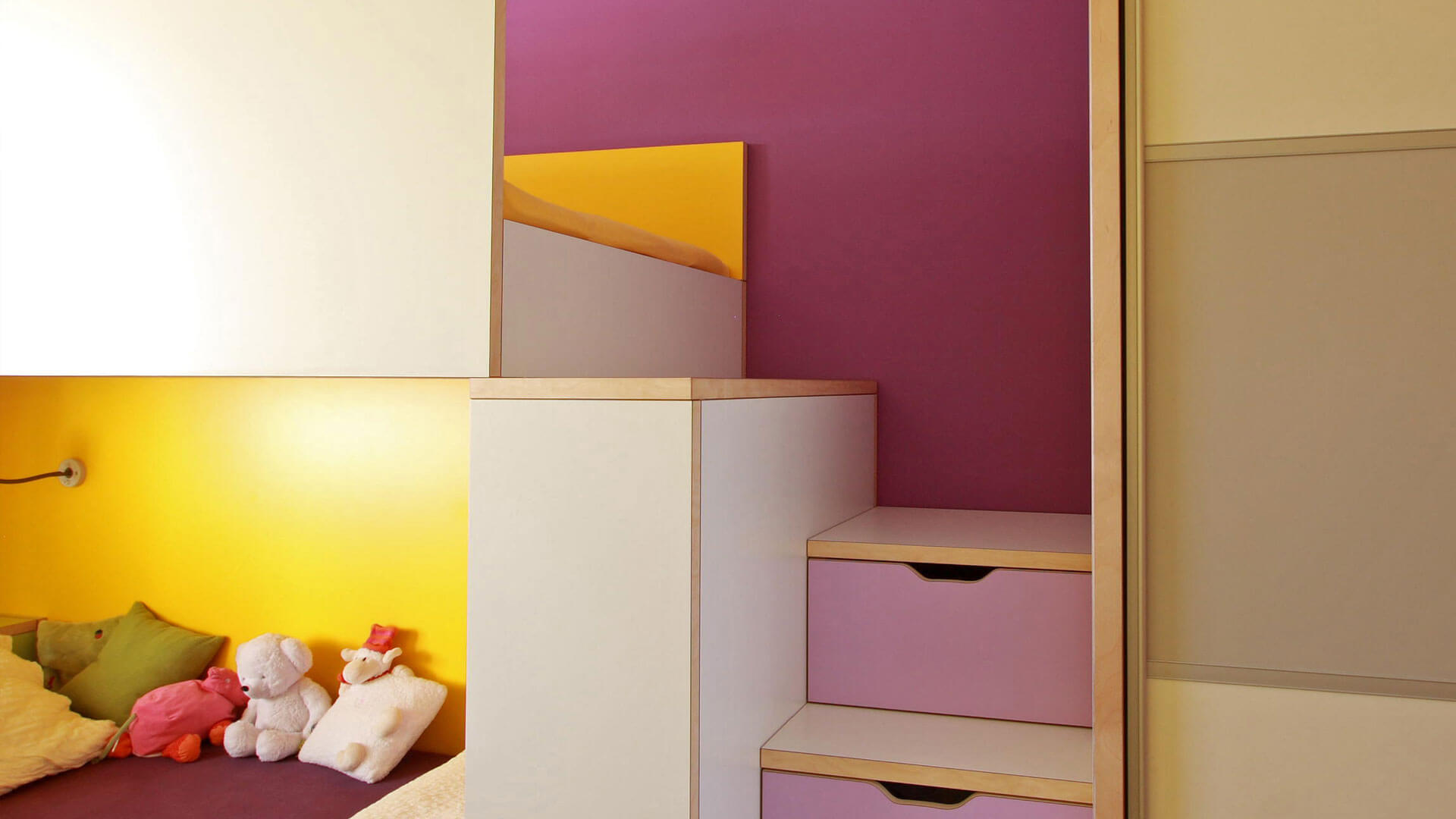 Dětská postel a nábytek do dětského pokoje